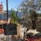 Haus Gregori Modern & Central Stay in Vineyard with Rooftop & Served Breakfast