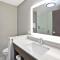 Holiday Inn Express & Suites Okemos - University Area by IHG
