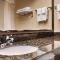 Best Western Plus Mishawaka Inn
