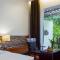 Lynnaya Urban River Resort