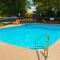 Holiday Inn Express Hotel & Suites Kinston by IHG