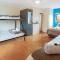 Beachcomber Lodge & Backpacker