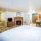 Holiday Inn Express & Suites Rocky Mount Smith Mountain Lake by IHG