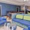Holiday Inn Express & Suites San Antonio South by IHG