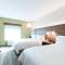 Holiday Inn Express Hotel & Suites Hagerstown - Hagerstown