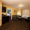 Holiday Inn Express and Suites Detroit North-Troy, an IHG Hotel - Troy