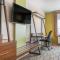 Holiday Inn Express & Suites Clarion by IHG