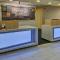Holiday Inn Express Hotel & Suites London, an IHG Hotel