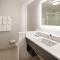 Holiday Inn Express & Suites - Forest Hill - Ft. Worth SE