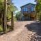 Franks Treehouse - Oneroa Holiday Home