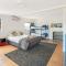 Beachcomber Lodge & Backpacker