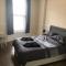 Sandy Pad's Apartments - Ріл