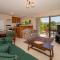 Jacaranda Lodge - Whangamata Upstairs Unit - Whangamata