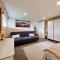 Surfers Sunshine Cottage - Piha Holiday Home