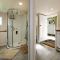 Surfers Sunshine Cottage - Piha Holiday Home