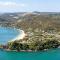 Sun Seeker Bach - Ferry Landing Holiday Home