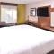 Holiday Inn Express Hotel & Suites Tampa-Anderson Road-Veterans Exp, an IHG Hotel