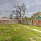 Walk to ATandT Stadium Arlington Home with Yard!