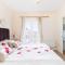 6 bed house with free secure parking & 3 bathrooms