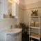 The Bluehouse - Spacious top floor flat with parking, by Mon Repos beach - Città di Corfù