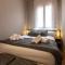 Charming Apartment on the Grand Canal R&R