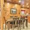 Cabin with Pool Access about 3 Mi to Downtown Gatlinburg
