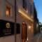 Sutor Chic Manor
