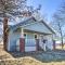 Quiet Family Home - 12 Miles to Pomona State Park! - Osage City