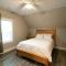 Spacious Rustic Downtown Market St 1 Bedroom Apt, Sleeps Up to 5, Steps to Honeywell & Eagles Theatre - Wabash