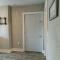 Spacious Rustic Downtown Market St 1 Bedroom Apt, Sleeps Up to 5, Steps to Honeywell & Eagles Theatre - Wabash