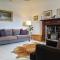 Central Hawick spacious stylish flat with log burner