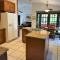 JUPITER WATERFALLS - NEWLY UPDATED - TIKI HUT, FIRE PIT, KITCHEN, POOL HEATER and MORE