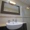 The Barwoods - Modern Spacious Home in Chester - Parking