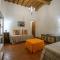 Roomy and elegant apartment by Piazza Pitti