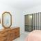 Heated Pool-Short Walk to Beach, FREE trolley around Siesta Key!
