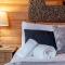 Redlands Country Lodge Apartments with Hot Tubs