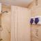 Smoky Bear Lodge with Guest House, Hot Tub, 1089 FREE tickets each paid day, Dollywood and More