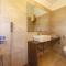 StayVistas Santoni Farms - Riverside Bliss with Pool, Orchard & Activities