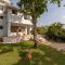 StayVistas Santoni Farms - Riverside Bliss with Pool, Orchard & Activities