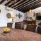 Casa Madre Tierra con jacuzzi piscina zona de barbacoa y preciosas vistas
