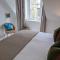 Central Hawick spacious stylish flat with log burner