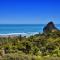 Seaview, Sun and Surf - Piha Holiday Home - Piha