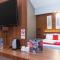 RedDoorz Premium near Centre Point Mall Medan