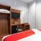 RedDoorz Premium near Centre Point Mall Medan