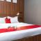 RedDoorz Premium near Centre Point Mall Medan