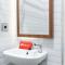 RedDoorz Premium near Centre Point Mall Medan