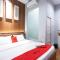 RedDoorz Premium near Centre Point Mall Medan - ميدان