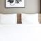 Artistic & Scenic Studio at Gateway Pasteur near Cimahi By Travelio