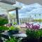 Top Floor Gorgeous Sunset View - Mae Phim Beachfront Condo - Mae Pim