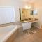 Four-Bedroom Pool Home Davenport